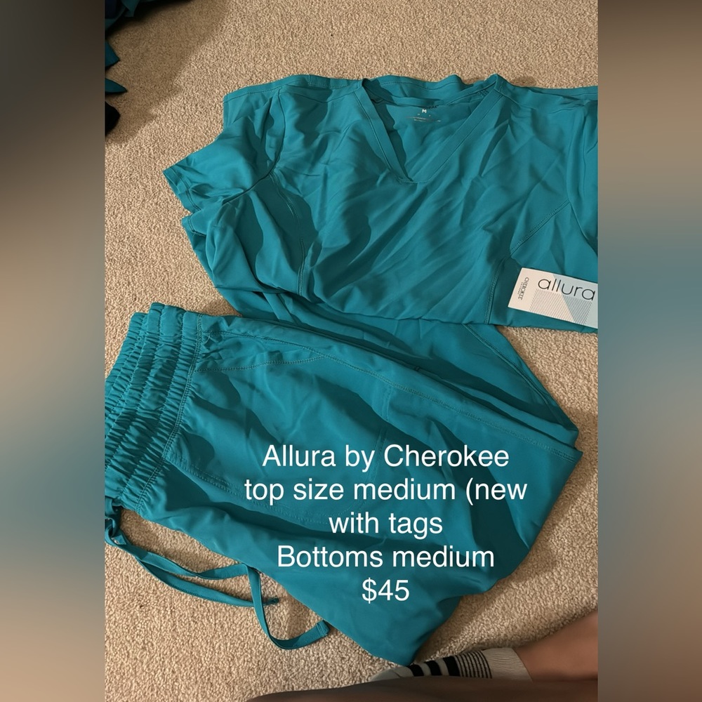 Allura by Cherokee scrubs NWT